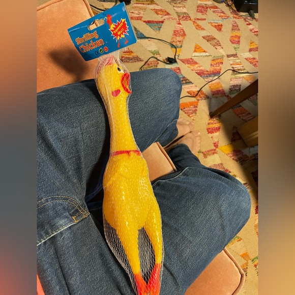 🐔 The Shrilling Chicken Rubber Chicken New With Tags Hilarious Gag Joke 🐔 - Picture 4 of 7